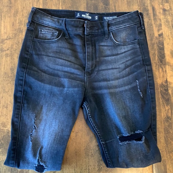 Hollister high rise super skinny jeans. - Picture 2 of 4